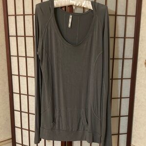 Fabletics Charcoal Long Sleeve Women's Top